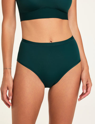 Front on-model shot of the Bliss Highwaist Brief in Pine paired with the Bliss Bralette in Pine.