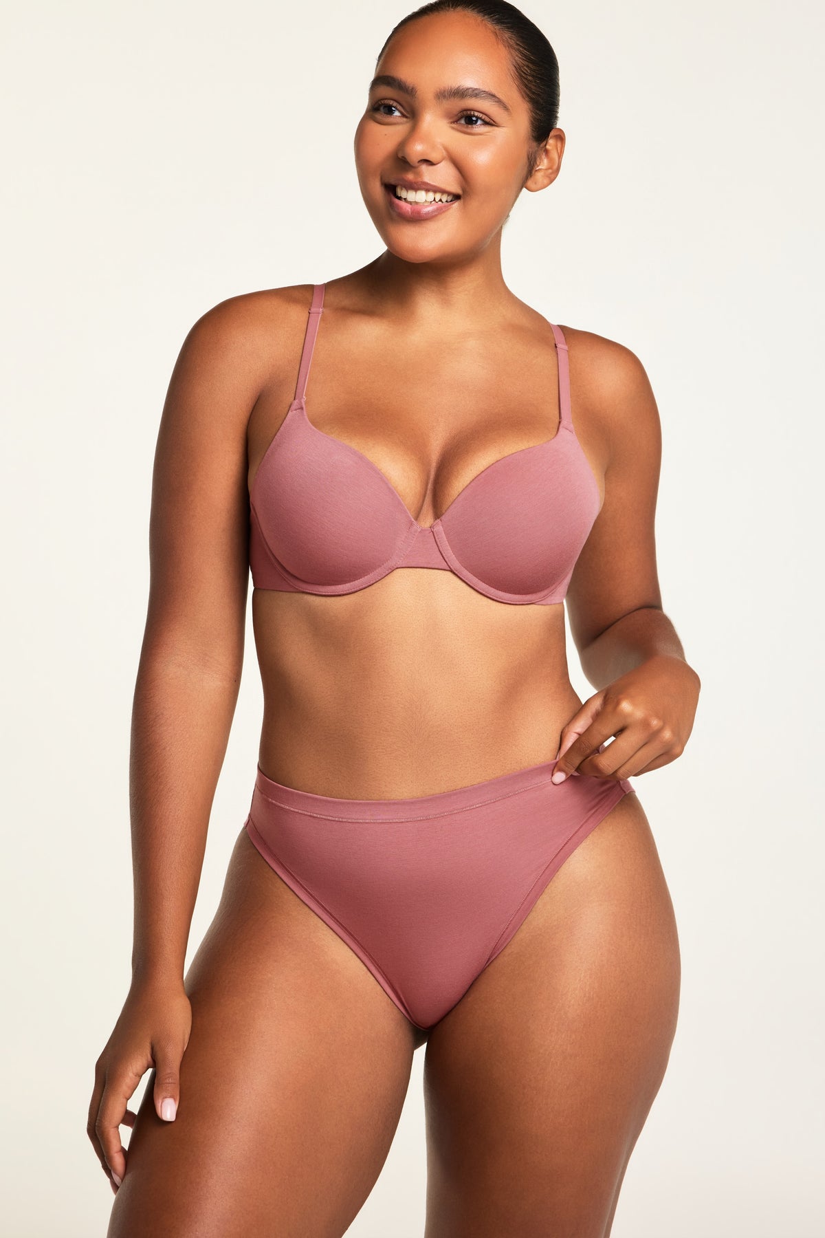 Three-quarter front view of the Cloud Cotton French Cut Brief in Winter Rose paired with the Cloud Cotton T-Shirt Bra in Winter Rose.