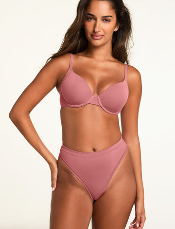Three-quarter front view of the Cloud Cotton T-Shirt Bra in Winter Rose paired with the Cloud Cotton Highwaist Thong in Winter Rose.