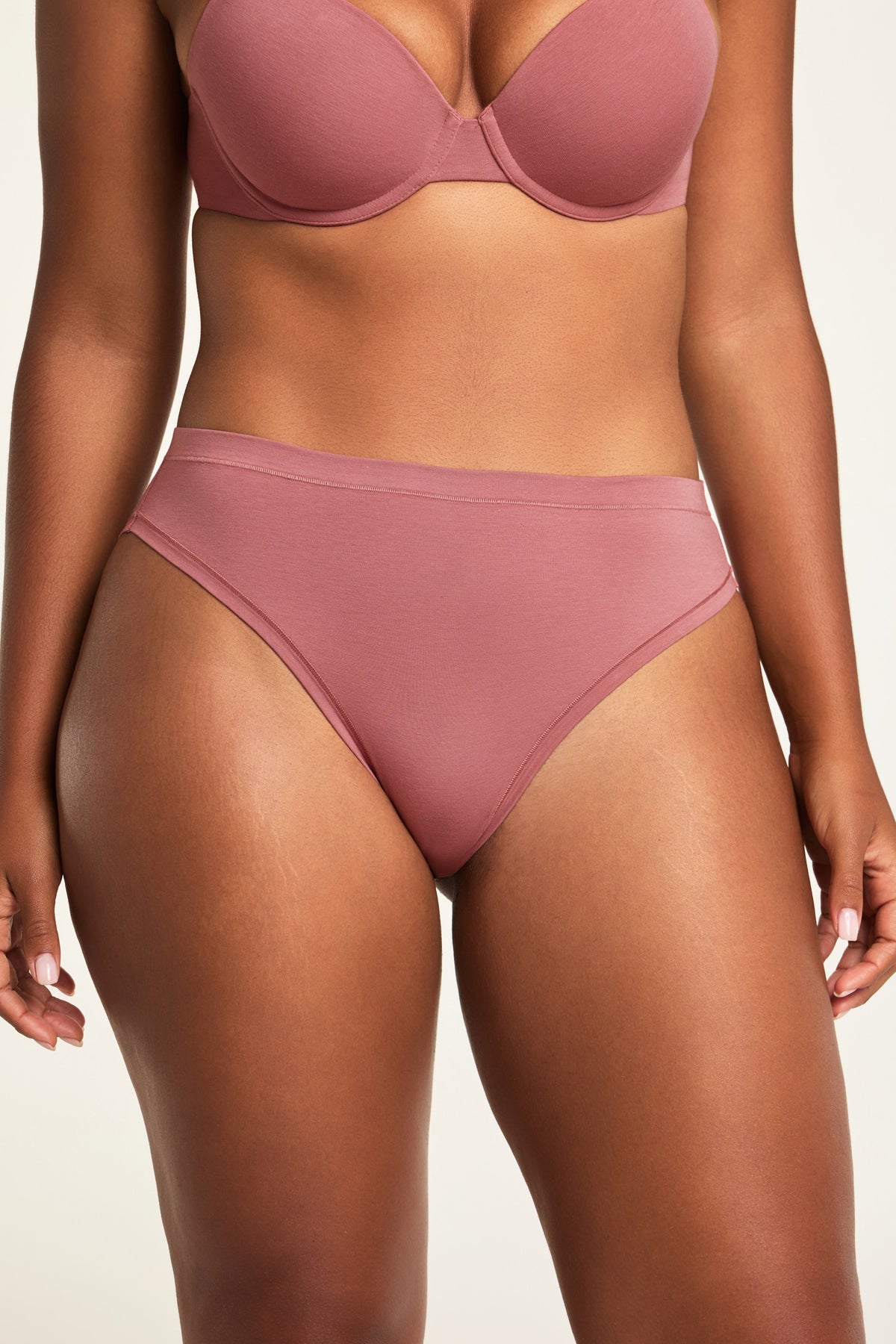 Back on-model view of the Cloud Cotton French Cut Brief in Winter Rose paired with the Cloud Cotton T-Shirt Bra in Winter Rose.