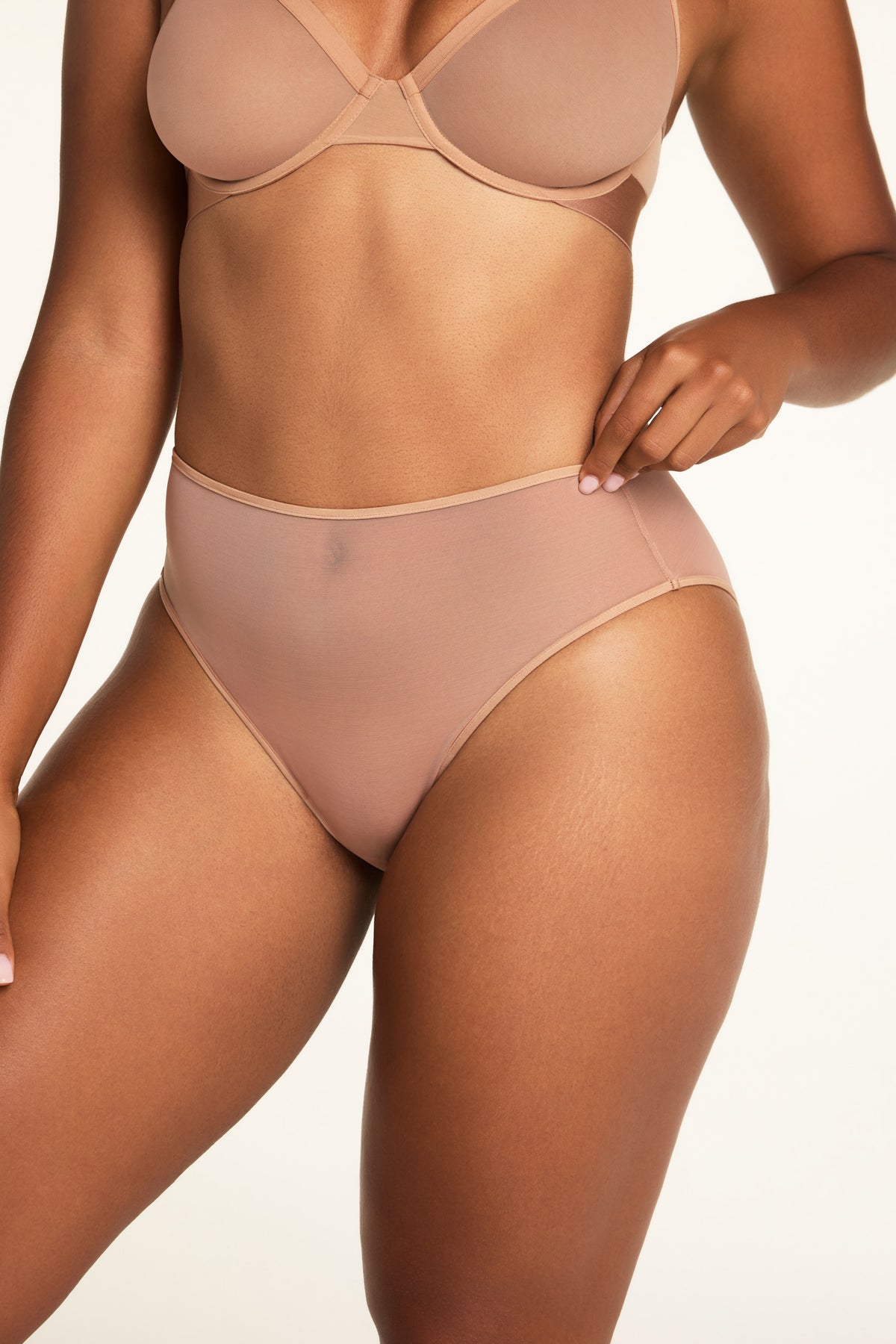 Back on-model view of the ComfortMesh™ Highwaist Brief in Taupe paired with the ComfortMesh™ Plunge Bra in Taupe.