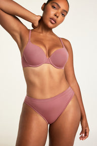 Close-up front view of the Cloud Cotton French Cut Brief in Winter Rose paired with the Cloud Cotton T-Shirt Bra in Winter Rose.