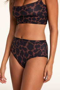 Side on-model view of the Bliss Highwaist Brief in Leopard paired with the Bliss Square Neck Bralette in Leopard.