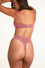 Side on-model view of the Cloud Cotton Highwaist Thong in Winter Rose paired with the Cloud Cotton T-Shirt Bra in Winter Rose.