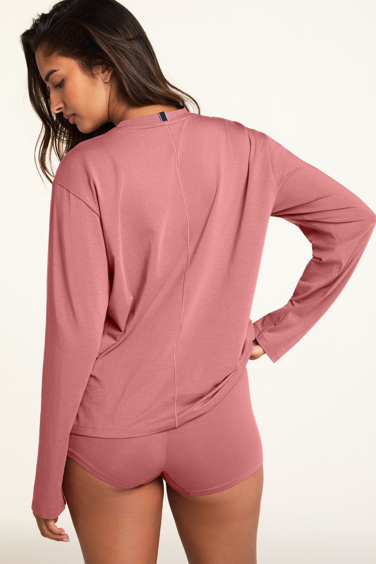Side on-model view of the Cloud Cotton Long Sleeve T-Shirt in Winter Rose paired with the Cloud Cotton Highwaist Boyshort in Winter Rose.