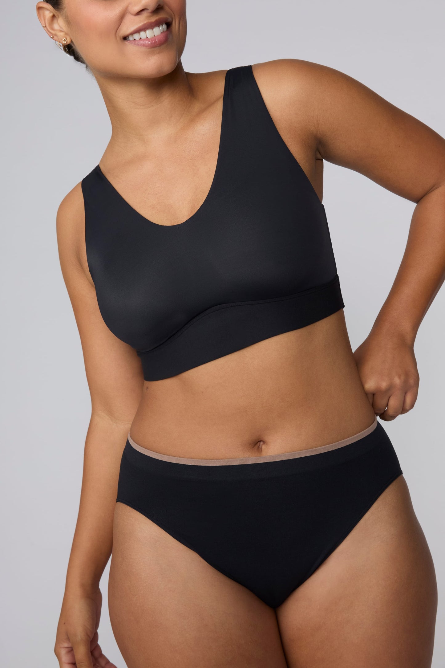 Smooth Seamless Brief - Black