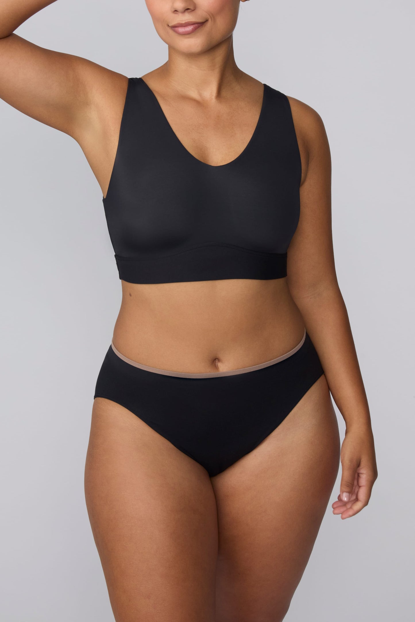 Smooth Seamless Brief - Black