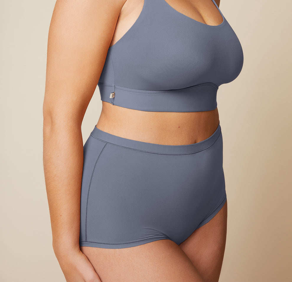 Close up front view of the Bliss Boyshort in Steel.