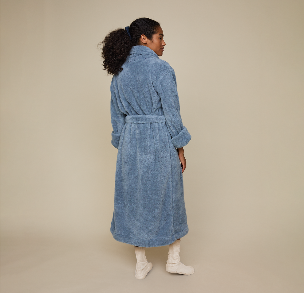 Woman wearing the Cozy Robe in the color Slate