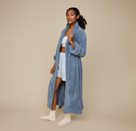Woman wearing the Cozy Robe in the color Slate