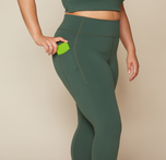  Flex high rise compressive legging with pockets in Ivy