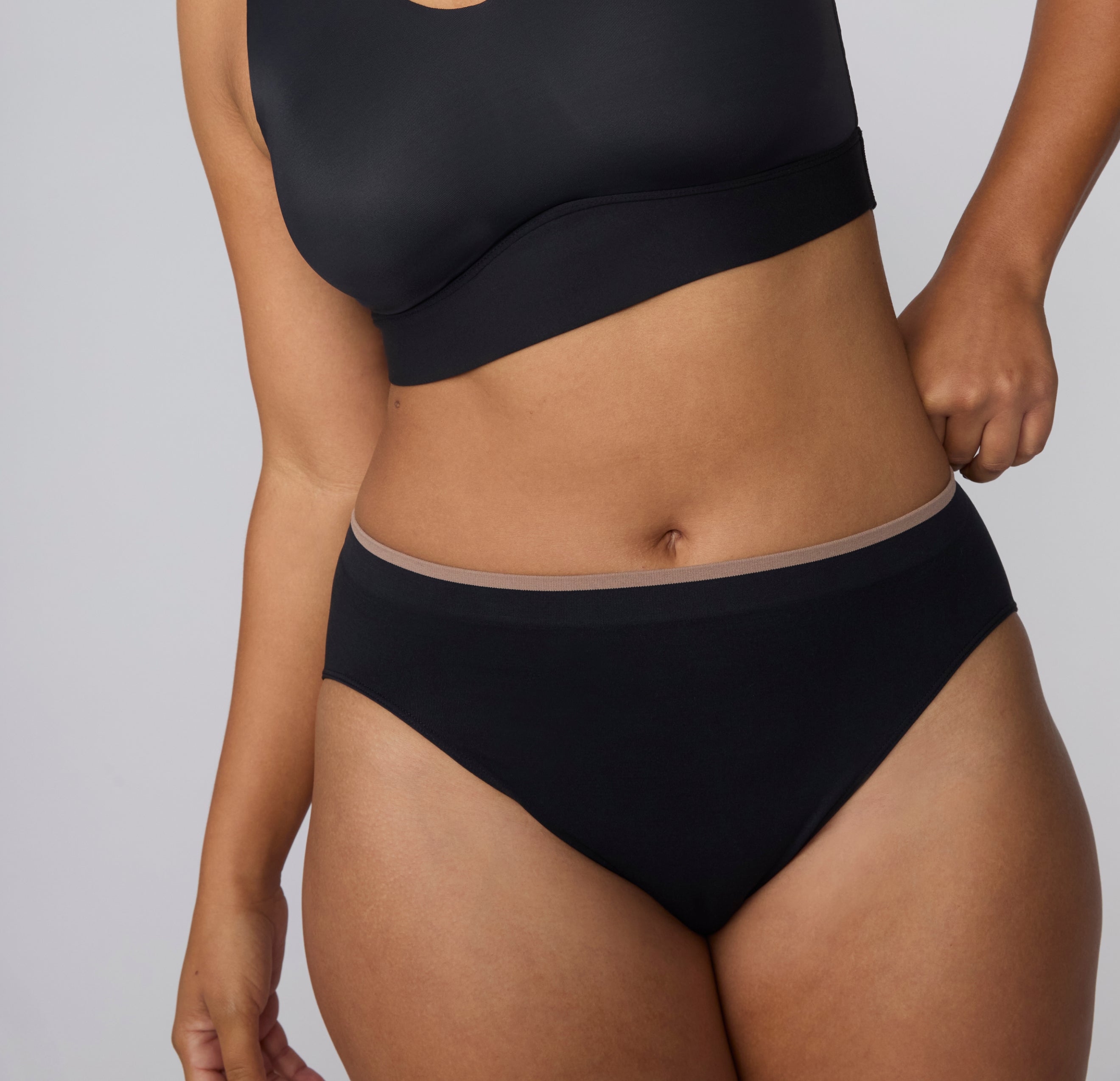 Smooth Seamless Brief - Black – Harper Wilde